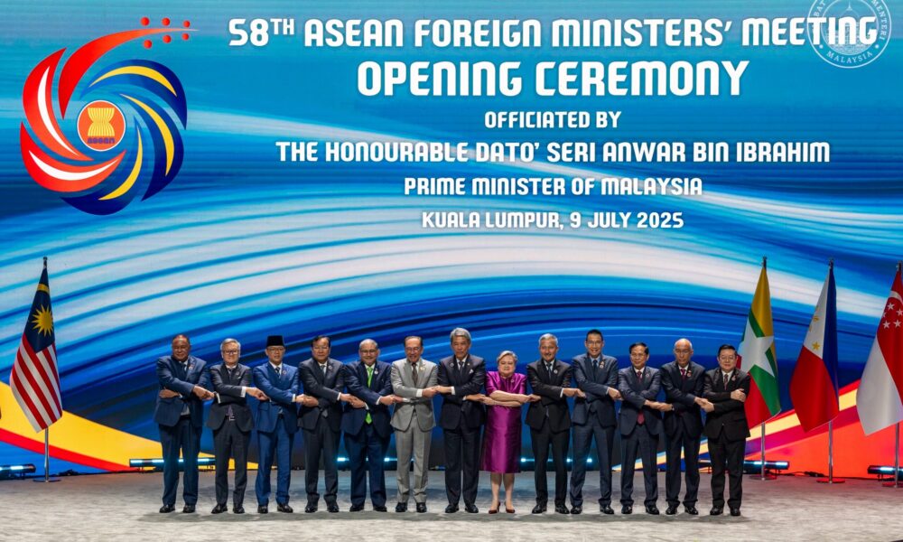 ASEAN and China deepen ties amid threat of new US tariffs - Harici