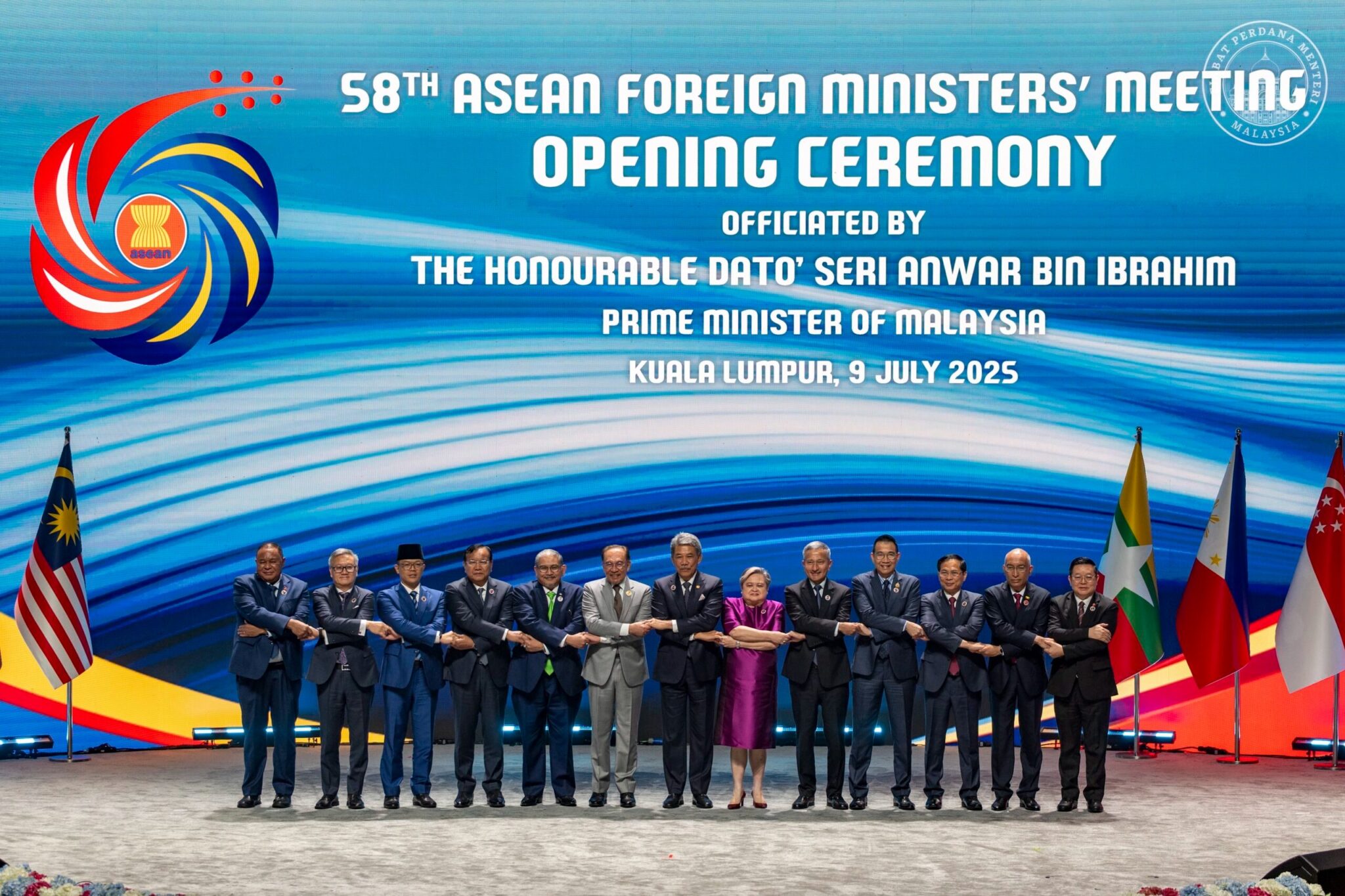 ASEAN and China deepen ties amid threat of new US tariffs - Harici